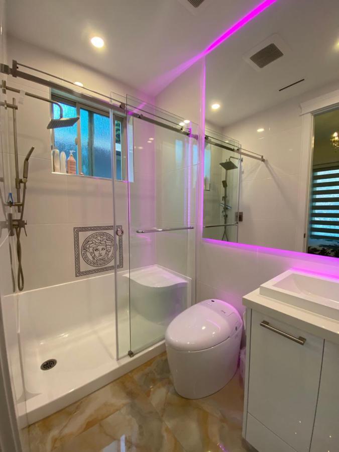 Milano Luxury Suites Vancouver Eksteriør billede